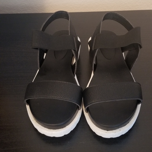 Women's sandals - Picture 1 of 4